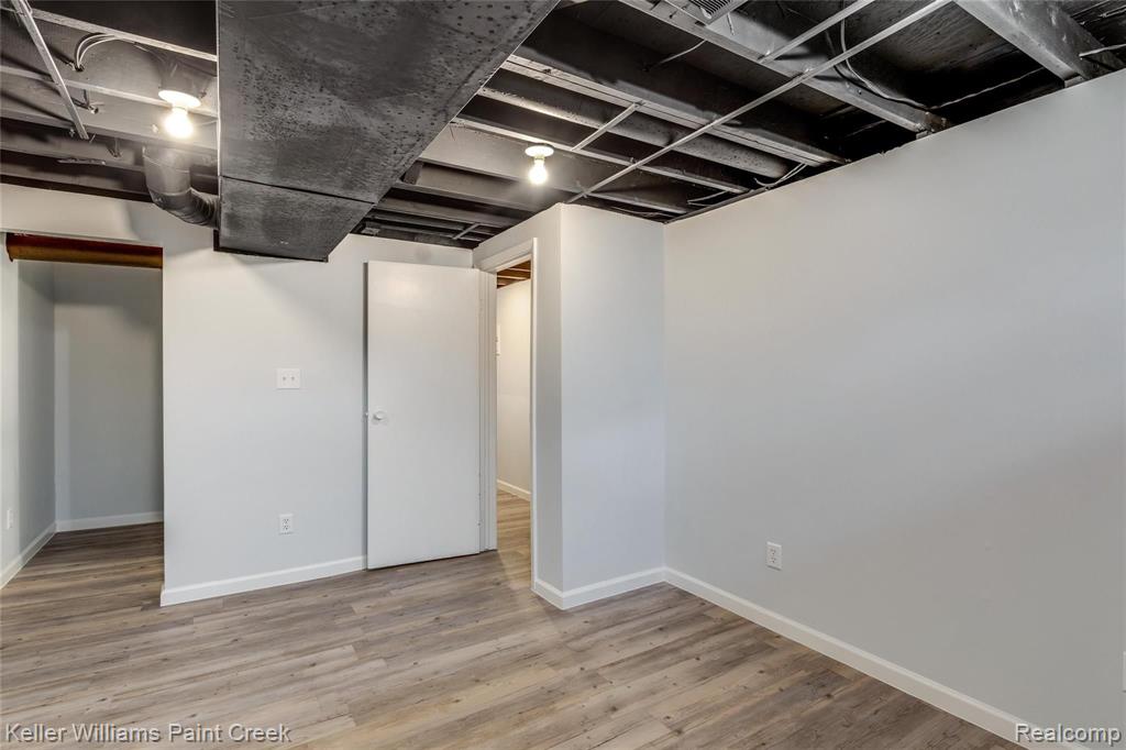 332 Lake Forest Road Rochester Hills, MI 48309 - Photo 40 of 48