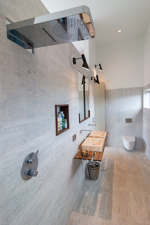 3 Piliwale Road Kula, HI 96790 - Photo 20 of 30 a room with table and couch