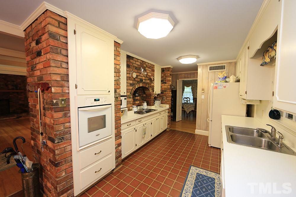 6100 Castlebrook Drive Raleigh, NC 27604 - Photo 10 of 25