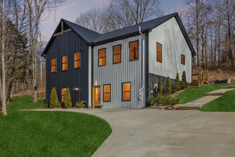 $400,000 | 133 Guices Creek Road, Cumberland City, TN 37050