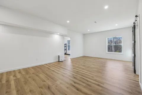 $400,000 | 133 Guices Creek Road, Cumberland City, TN 37050