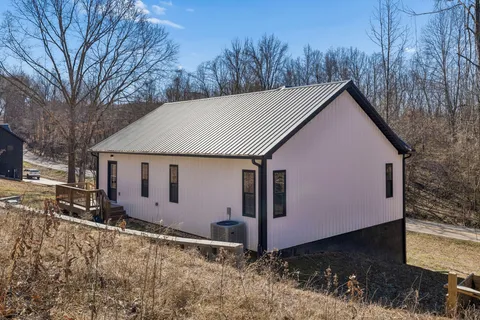$400,000 | 133 Guices Creek Road, Cumberland City, TN 37050