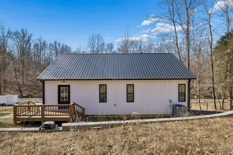 $400,000 | 133 Guices Creek Road, Cumberland City, TN 37050