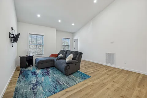 $400,000 | 133 Guices Creek Road, Cumberland City, TN 37050