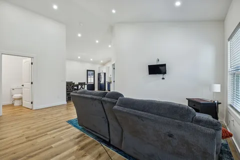 $400,000 | 133 Guices Creek Road, Cumberland City, TN 37050