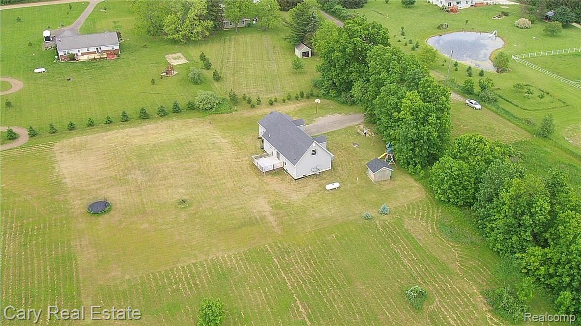 9853 Crofoot Road Fowlerville, MI 48836 - Photo 34 of 34 YUN00218.jpg