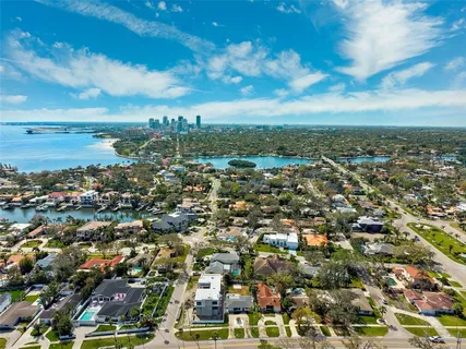$620,000 | 735 Snell Isle Boulevard Northeast, St. Petersburg, FL 33704