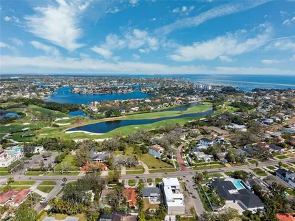 $620,000 | 735 Snell Isle Boulevard Northeast, St. Petersburg, FL 33704