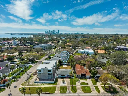 $620,000 | 735 Snell Isle Boulevard Northeast, St. Petersburg, FL 33704