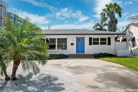 $620,000 | 735 Snell Isle Boulevard Northeast, St. Petersburg, FL 33704