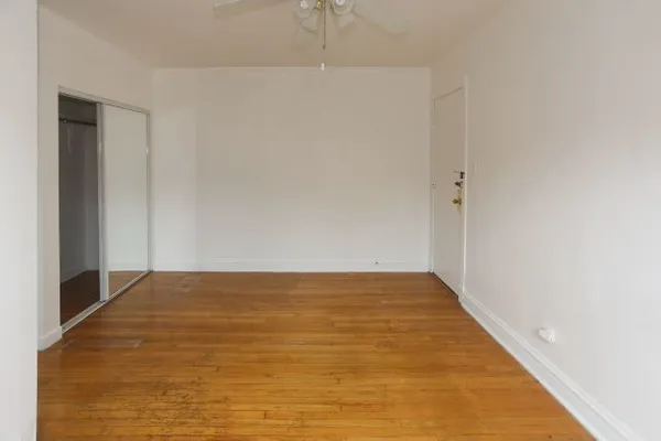 $1,250 | 3265 West Wrightwood Avenue, Unit 3T, Chicago, IL 60647