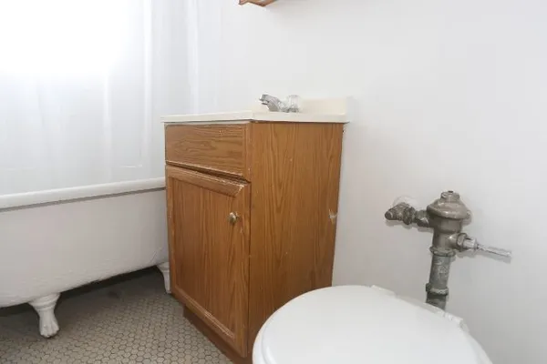 $1,250 | 3265 West Wrightwood Avenue, Unit 3T, Chicago, IL 60647