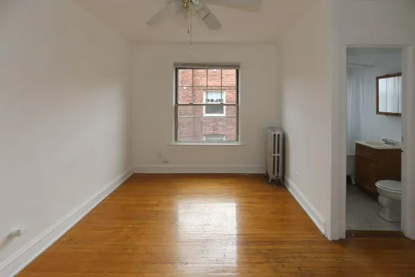 $1,250 | 3265 West Wrightwood Avenue, Unit 3T, Chicago, IL 60647