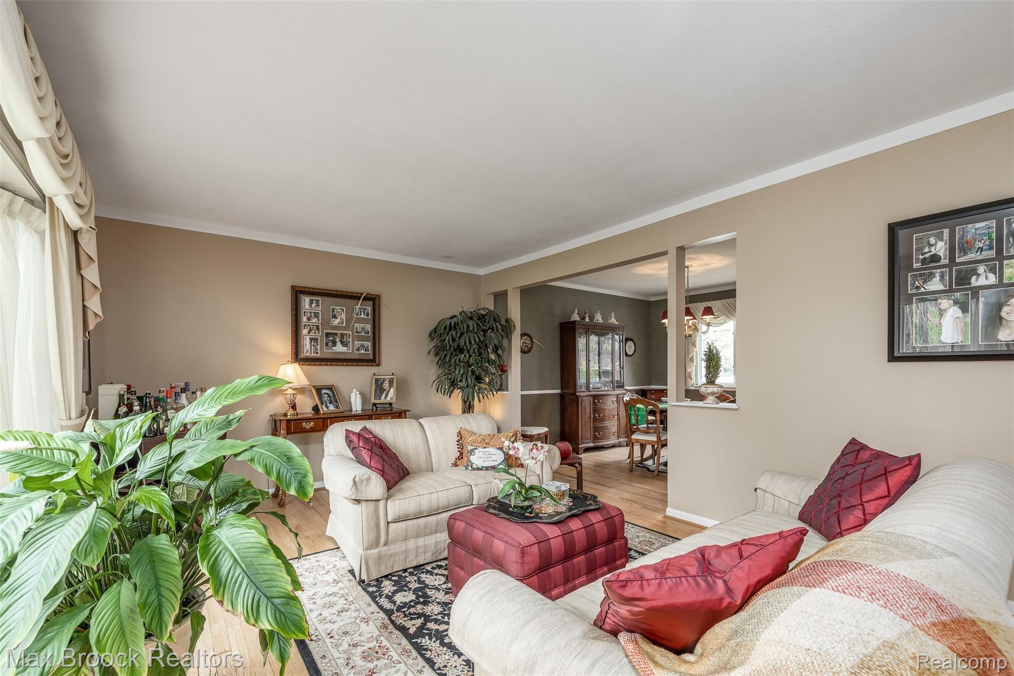 36071 Curtis Road Livonia, MI 48152 - Photo 4 of 29 2E2A9078-Edit.jpg