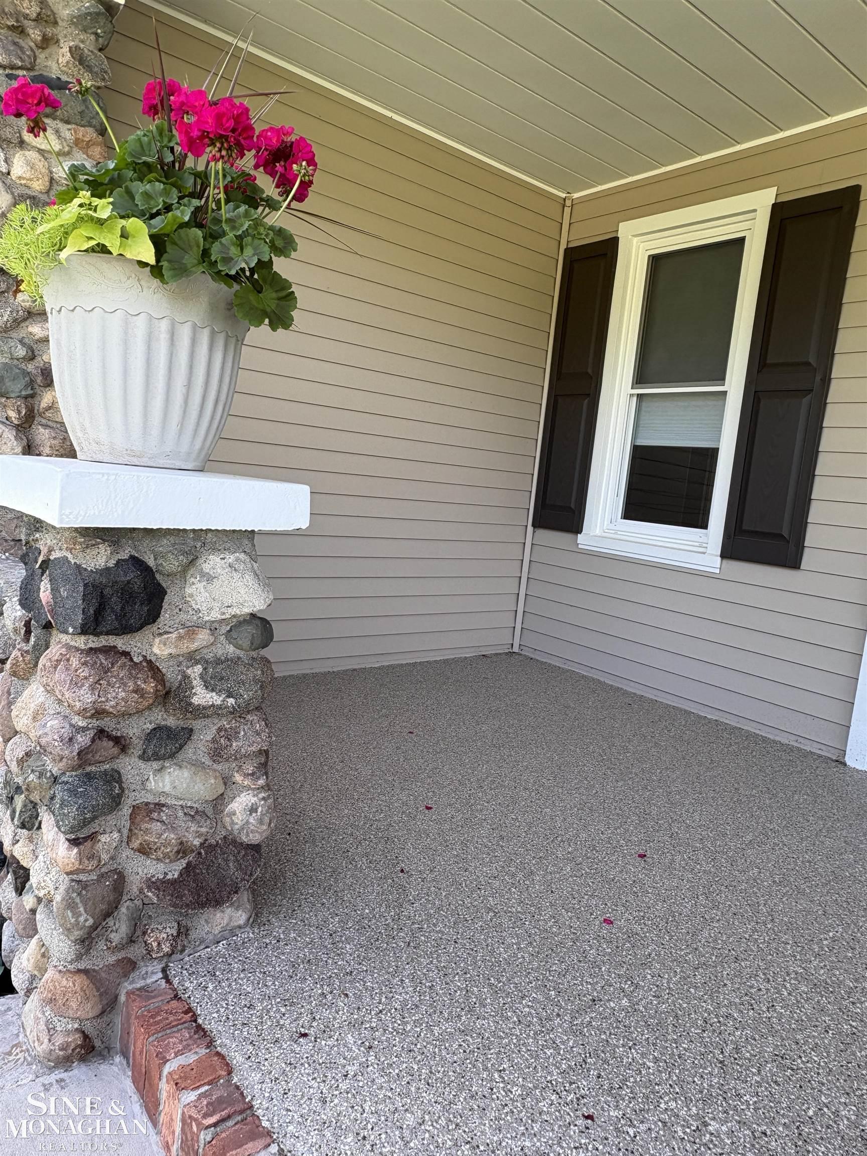 6281 Lindsey Road East China, MI 48054 - Photo 37 of 55
