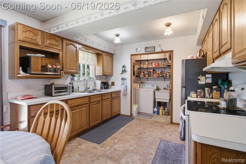 47395 Dequindre Road Rochester Hills, MI 48307 - Photo 5 of 19