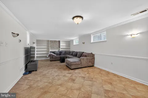 $440,000 | 1 Broadleaf Drive, Newark, DE 19702