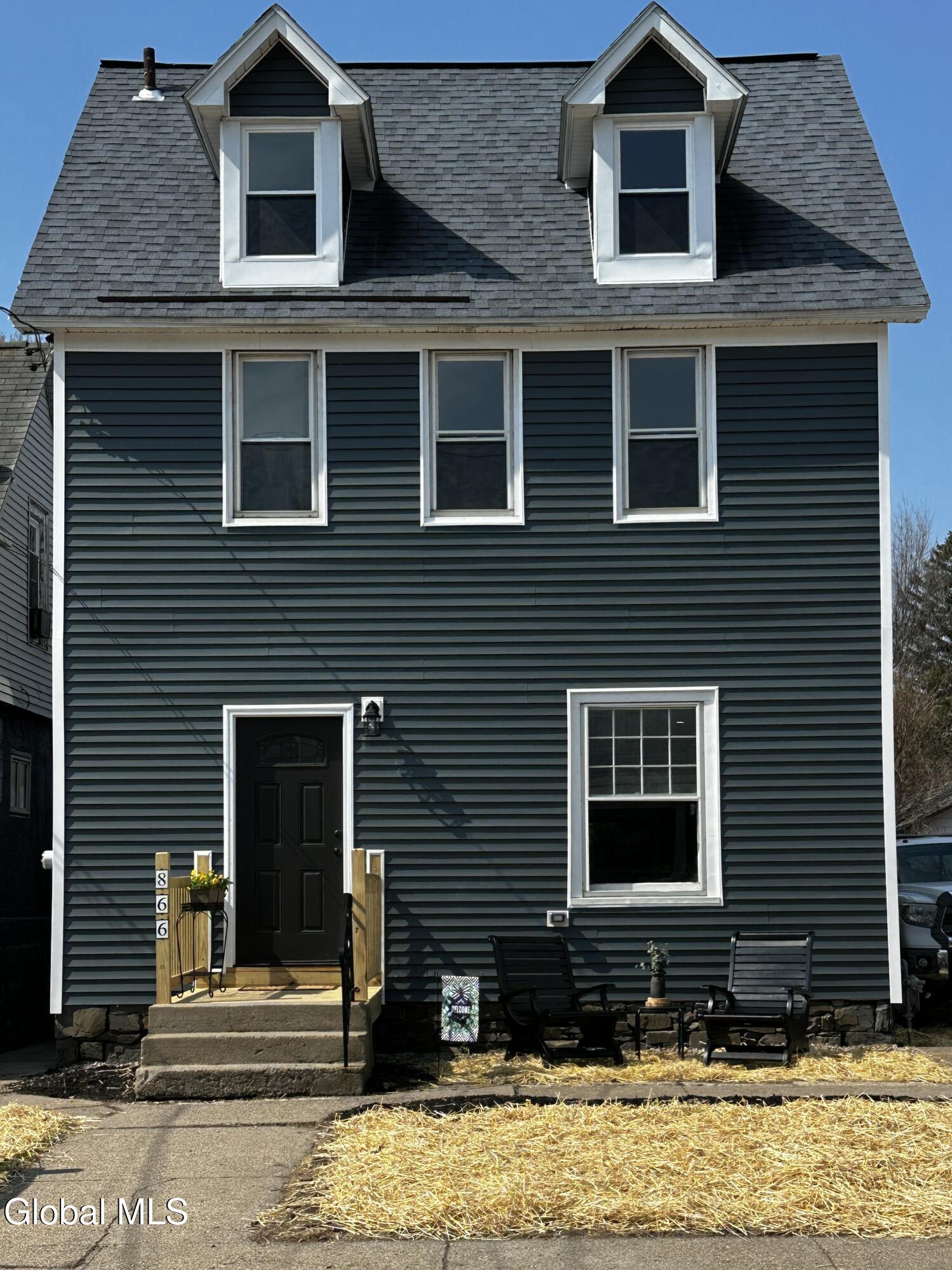 866 Thompson Street Schenectady, NY 12306 - Photo 1 of 25 front photo