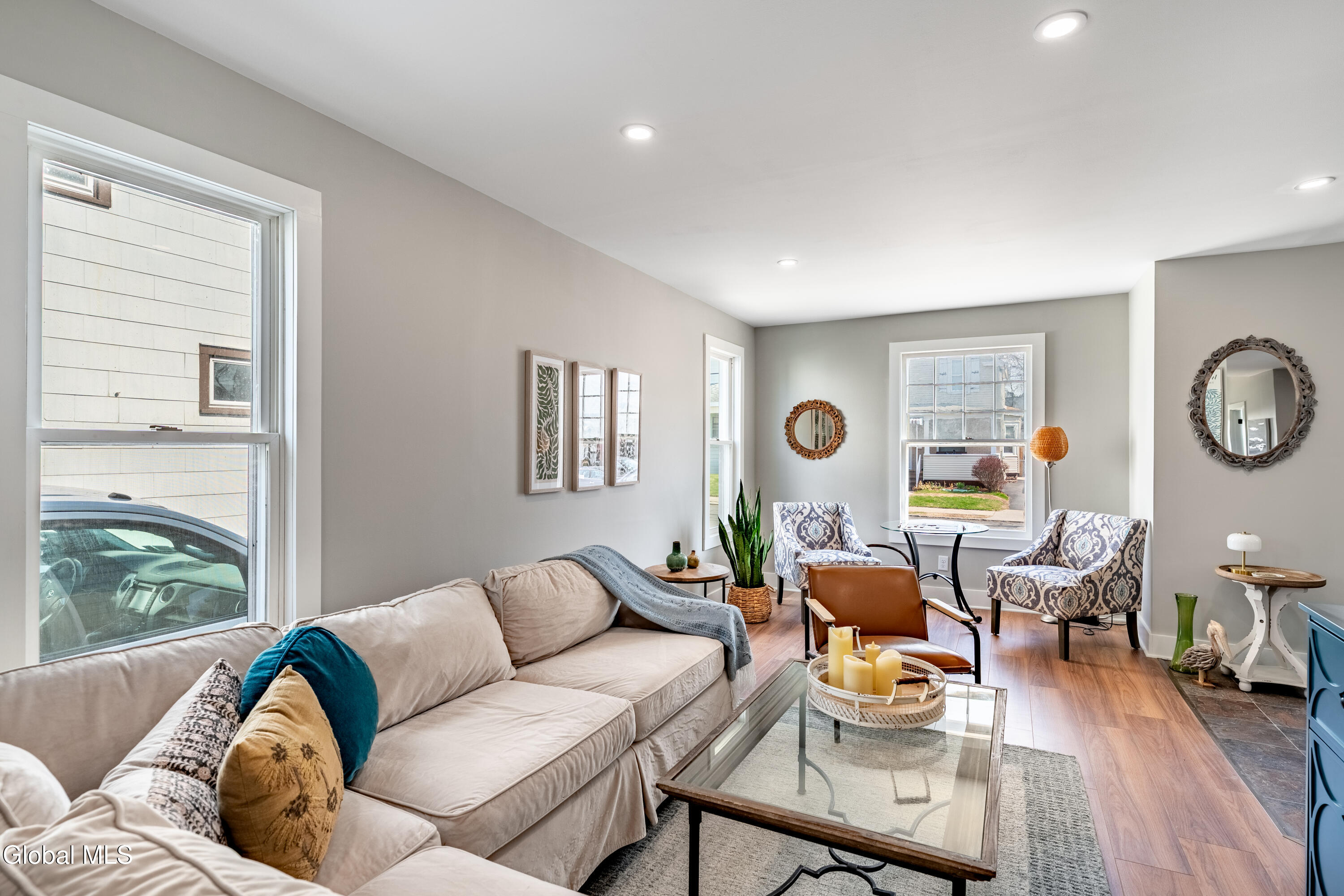 866 Thompson Street Schenectady, NY 12306 - Photo 6 of 25 DSC00843-HDR