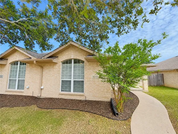 $1,800 | 903 Crepe Myrtle Street, College Station, TX 77845