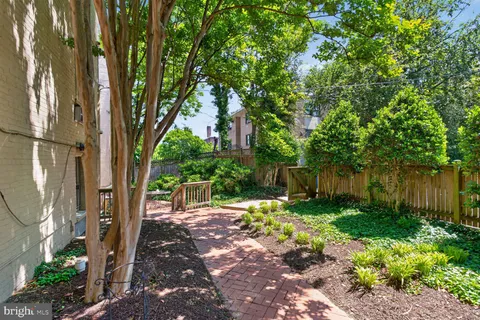 $1,800 | 1361 K Street Southeast, Unit 303, Washington, DC 20003