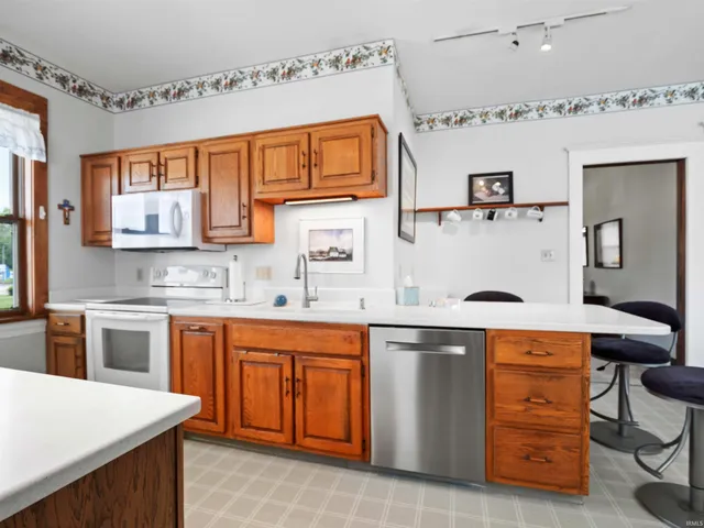 $384,900 | 2402 Broadway, Fort Wayne, IN 46807