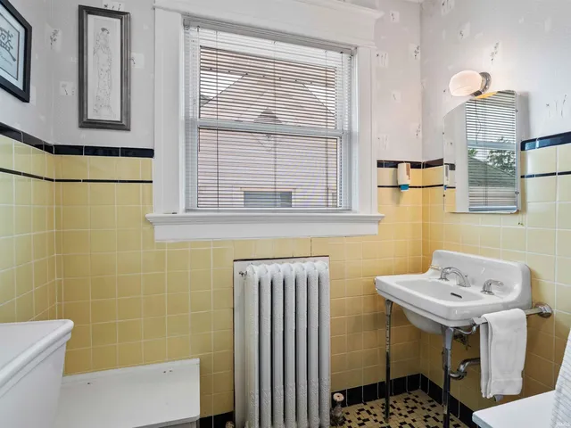 $384,900 | 2402 Broadway, Fort Wayne, IN 46807