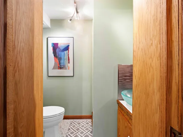 $384,900 | 2402 Broadway, Fort Wayne, IN 46807