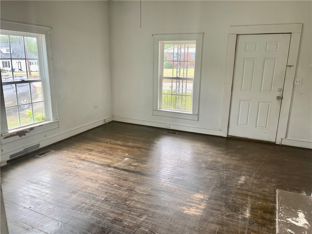 9 Calhoun Street Liberty, SC 29657 - Photo 3 of 12 Gallery Image 3