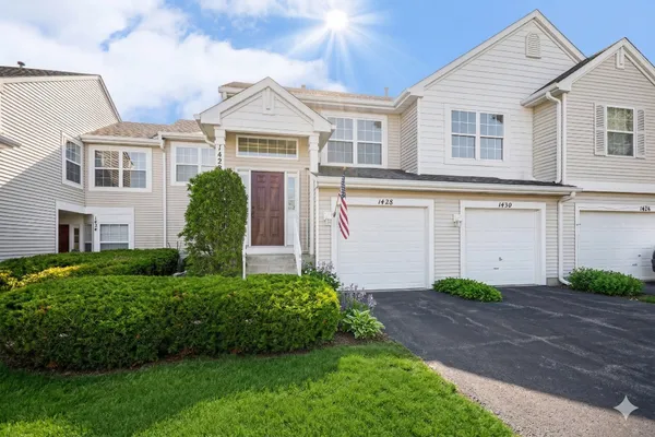 $279,900 | 1428 Meadowsedge Lane, Carpentersville, IL 60110