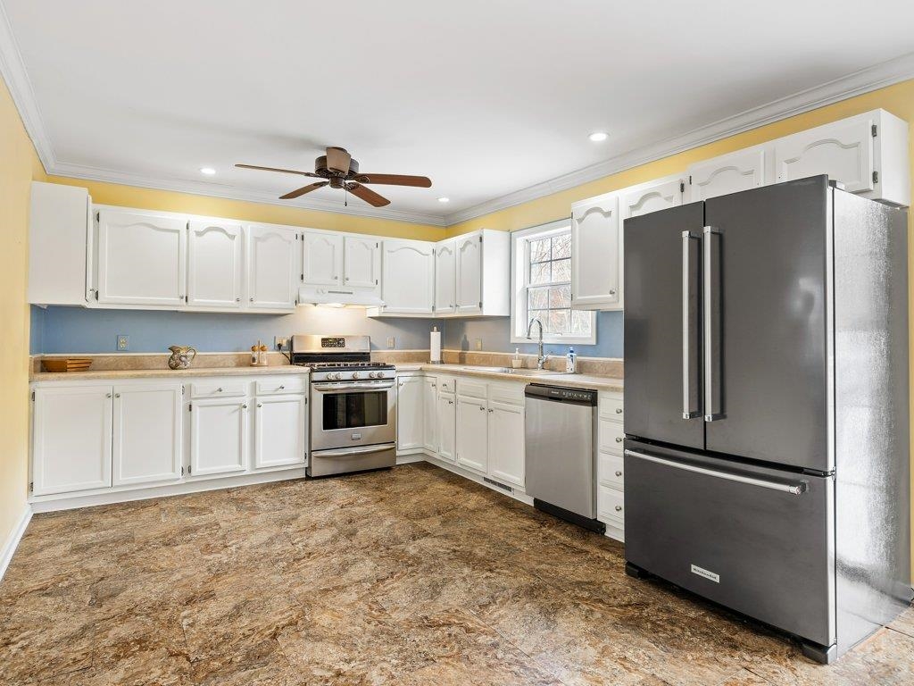 103 Clarice Circle Landrum, SC 29356 - Photo 12 of 29