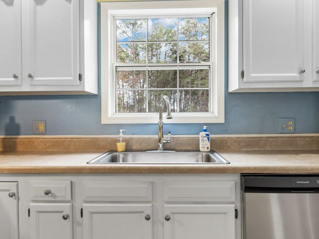 103 Clarice Circle Landrum, SC 29356 - Photo 13 of 29