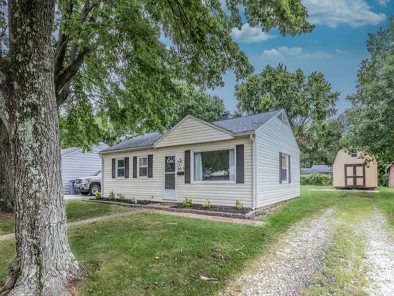 3013 Tremont Road Evansville, IN 47710 - Photo 2 of 29 Gallery Image 2