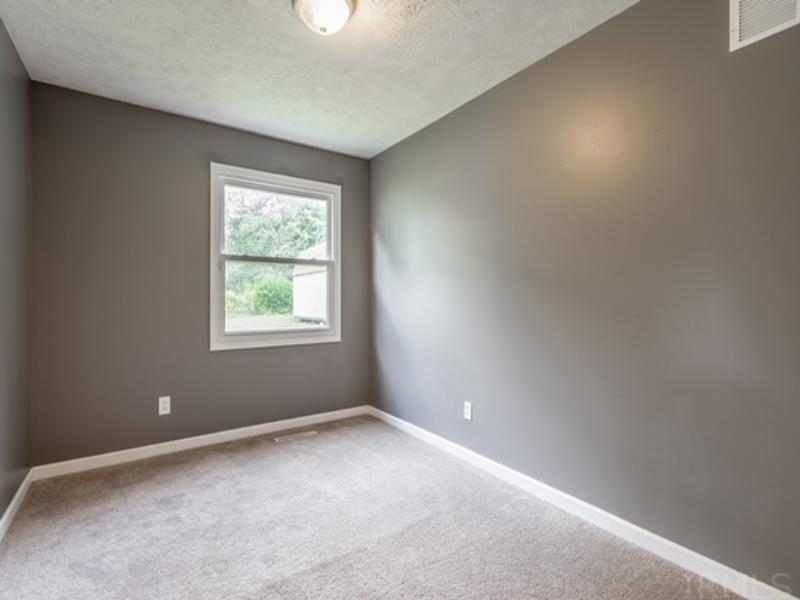 3013 Tremont Road Evansville, IN 47710 - Photo 22 of 29 Gallery Image 22