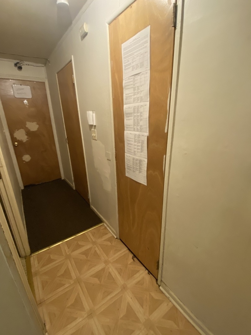 547 West 69th Street Chicago, IL 60621 - Photo 7 of 13