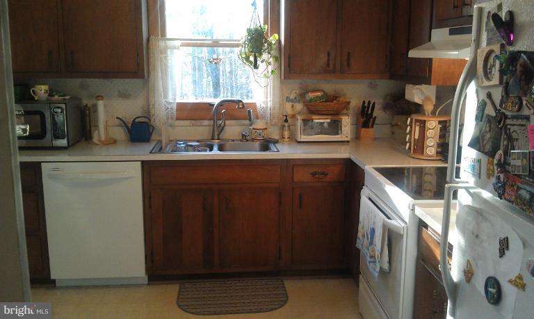 9026 Chestnut Grove Road Frederick, MD 21701 - Photo 21 of 25 Kitchen