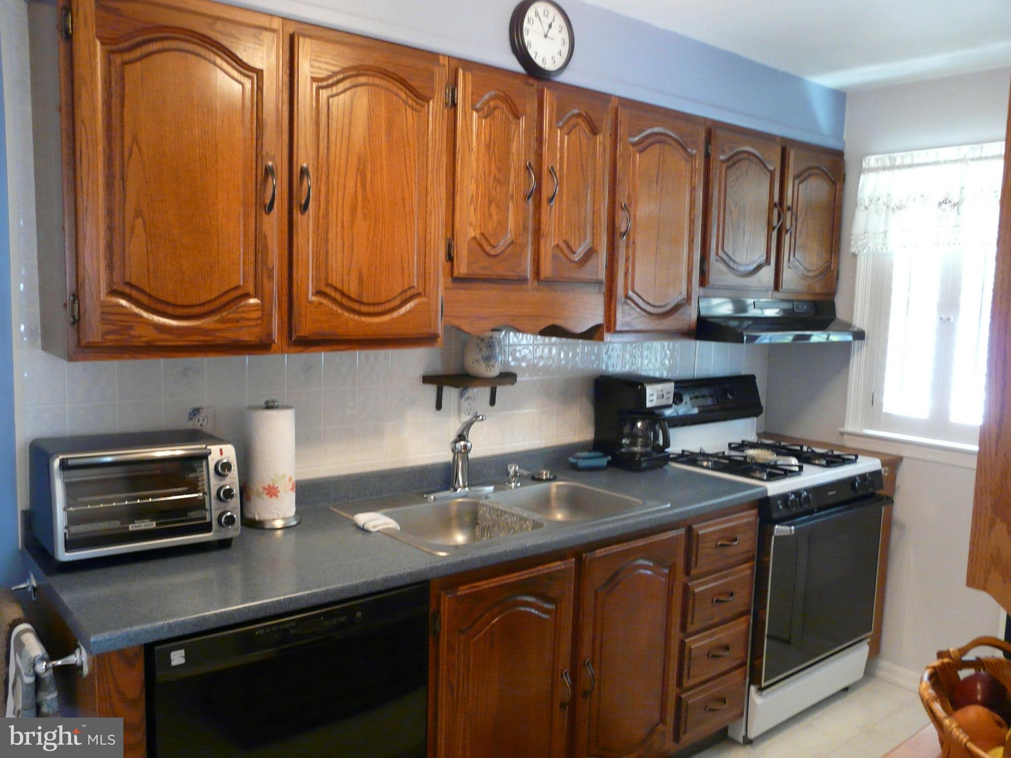2827 Creston Road Baltimore, MD 21222 - Photo 21 of 47 Kitchen