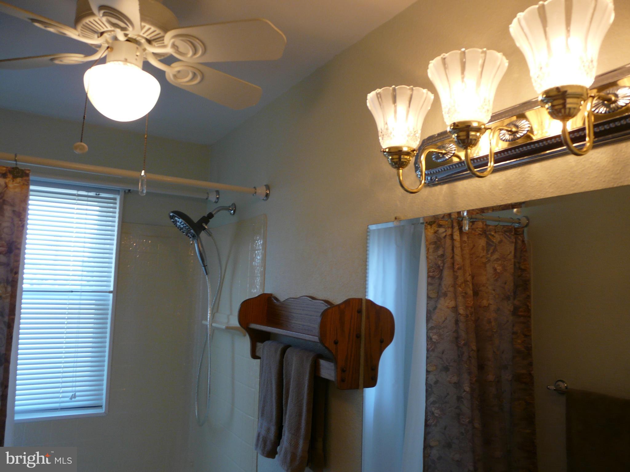 2827 Creston Road Baltimore, MD 21222 - Photo 27 of 47 Full Bath