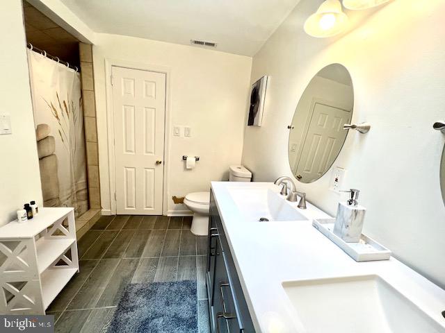 3416 Fox Mill Road Oakton, VA 22124 - Photo 17 of 32 bath2