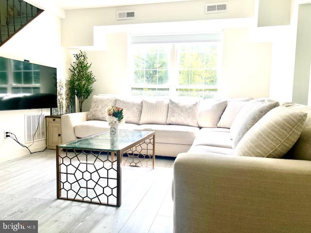 3416 Fox Mill Road Oakton, VA 22124 - Photo 5 of 32 family room