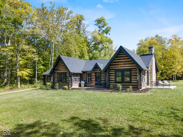 $1,299,999 | 5255 Highway 421, Zionsville, IN 46077