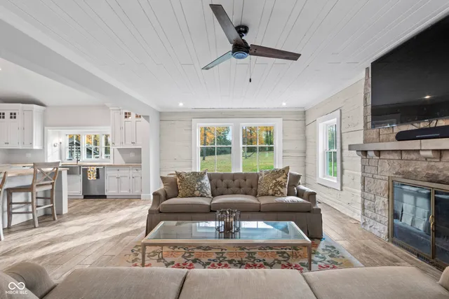 $1,299,999 | 5255 Highway 421, Zionsville, IN 46077