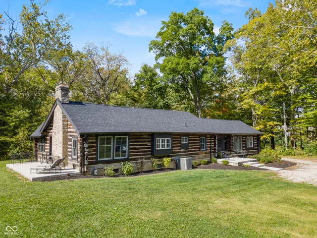 $1,299,999 | 5255 Highway 421, Zionsville, IN 46077