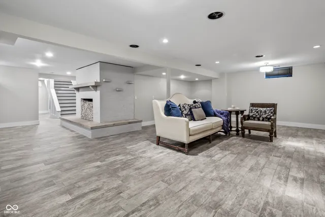 $1,299,999 | 5255 Highway 421, Zionsville, IN 46077