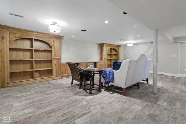 $1,299,999 | 5255 Highway 421, Zionsville, IN 46077