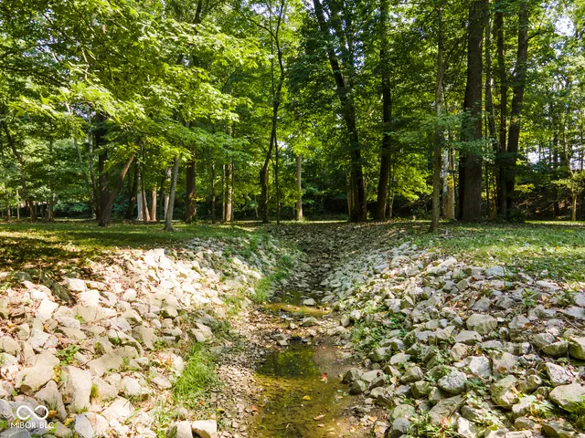 $1,299,999 | 5255 Highway 421, Zionsville, IN 46077