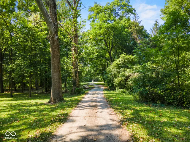 $1,299,999 | 5255 Highway 421, Zionsville, IN 46077