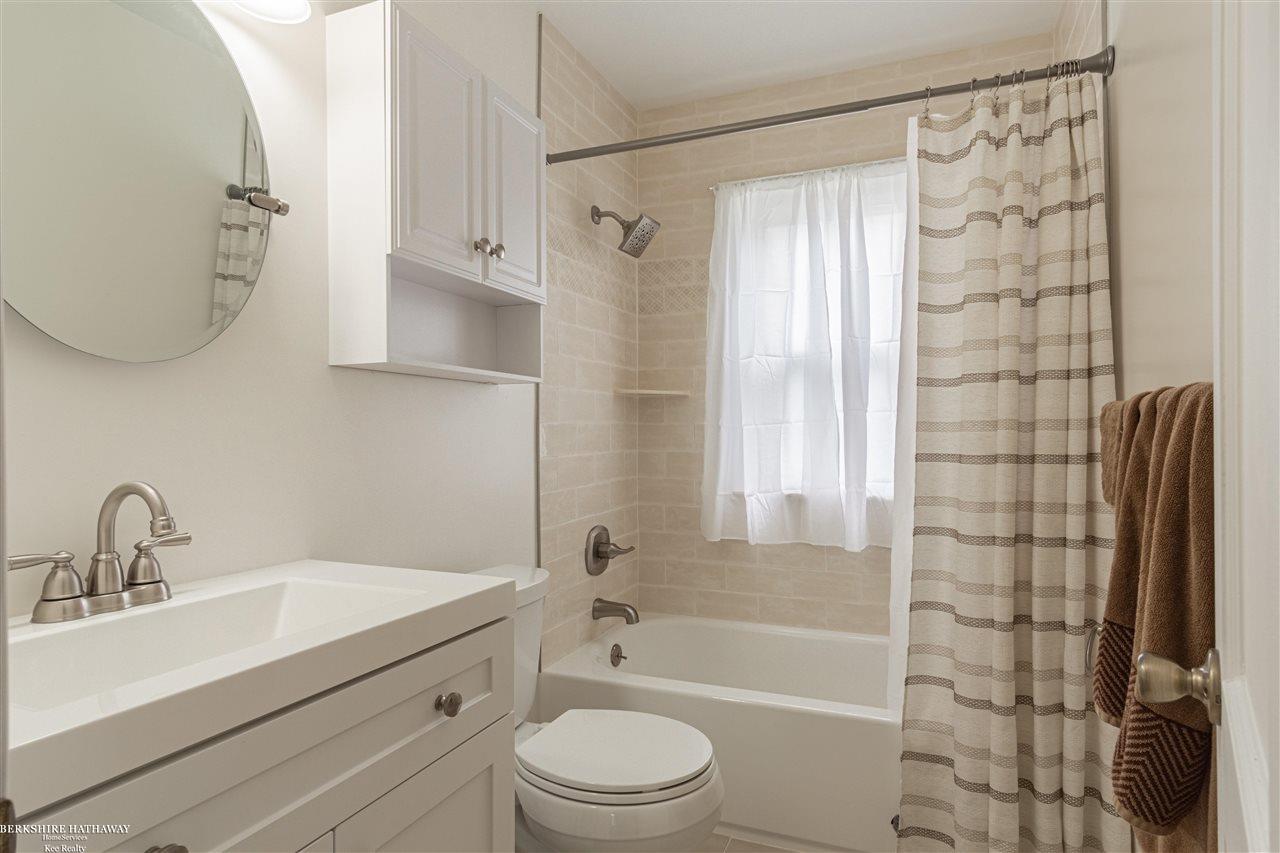 538 Roth Boulevard Clawson, MI 48017 - Photo 19 of 25 1st Floor Bath