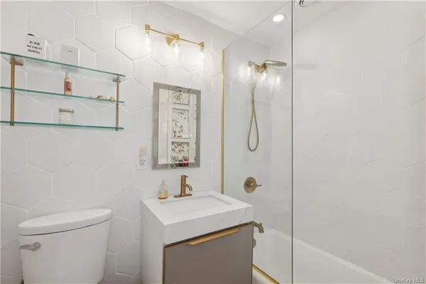 $2,800 | 2400 Johnson Avenue | Spuyten Duyvil