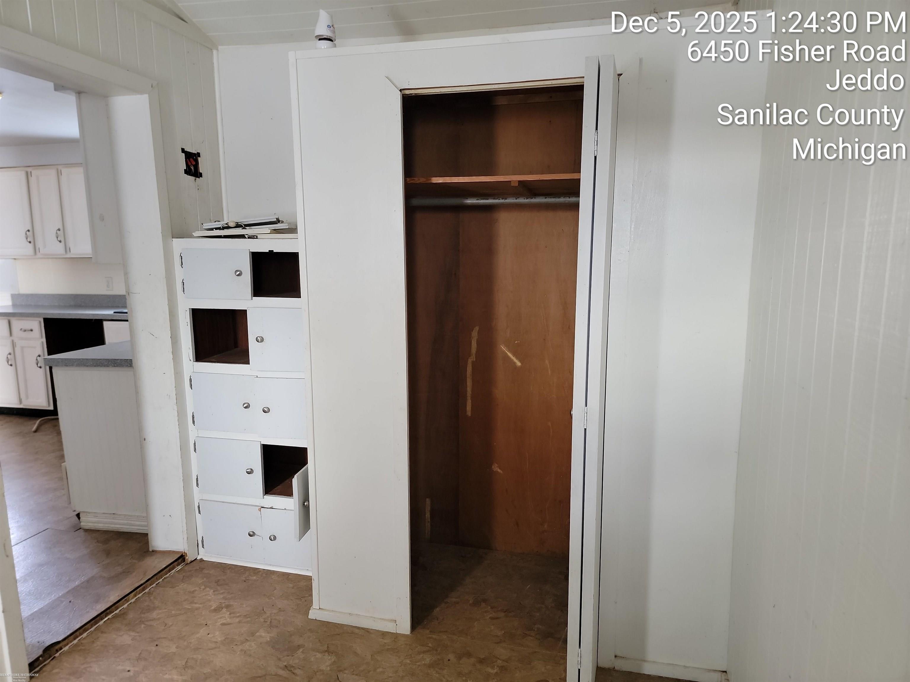 6450 Fisher Road Jeddo, MI 48032 - Photo 14 of 23